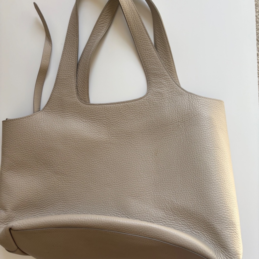 Cuyana Pebbled Leather Tote in Beige - Picture 3 of 9
